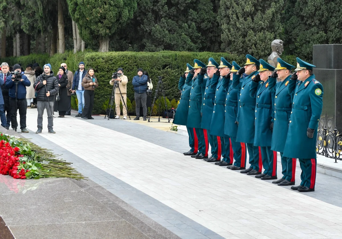 Ulu Öndərin əziz xatirəsi dərin ehtiramla yad edilmişdir FOTOLAR Yeni Gündəm