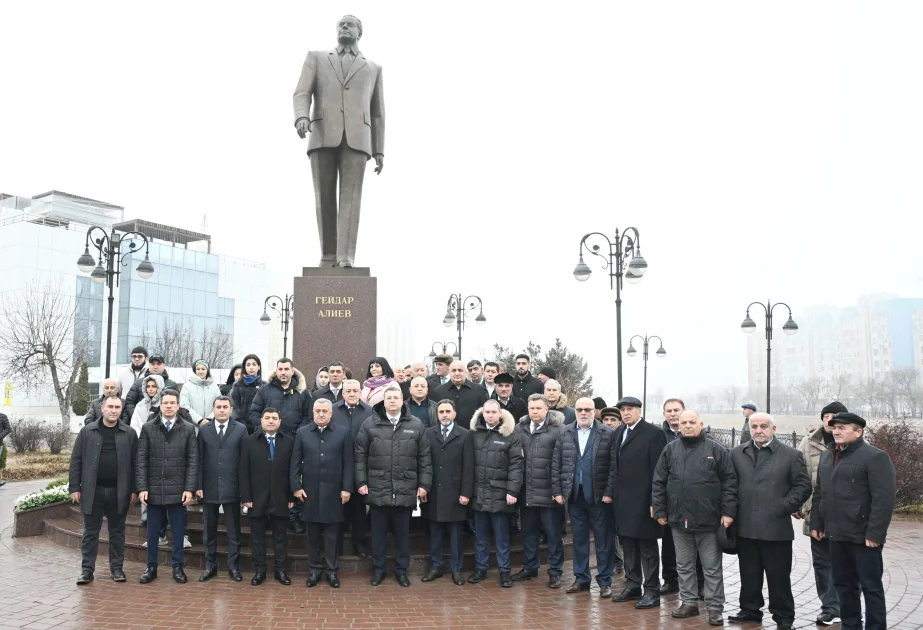 Azərbaycan nümayəndə heyəti Həştərxanda Ümummilli Liderin abidəsini ziyarət edib AZƏRTAC