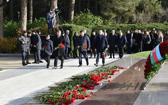 Yasamal RİH kollektivi Ümummilli Liderin xatirəsini anıb Fotolar