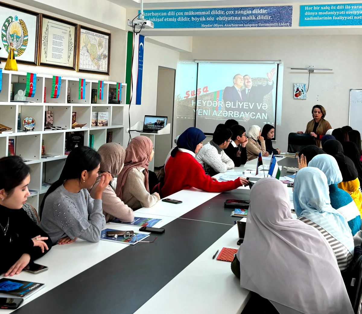 Özbəkistan universitetlərində Ulu Öndər haqqında açıq dərs keçirilib