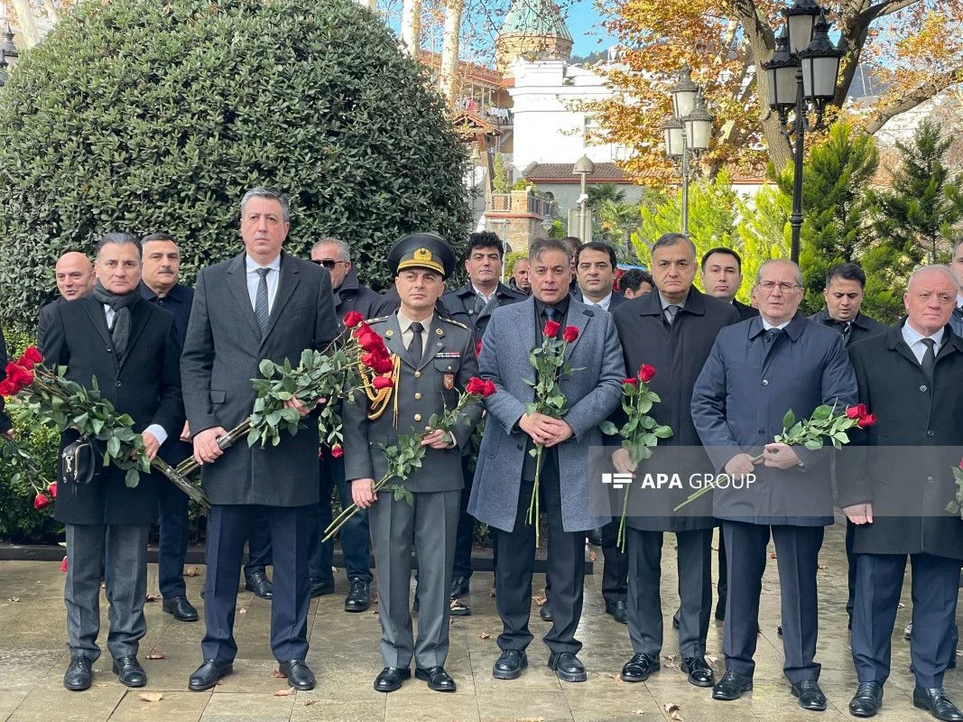 Gürcüstanda Ulu Öndərin xatirəsi anıldı FOTO