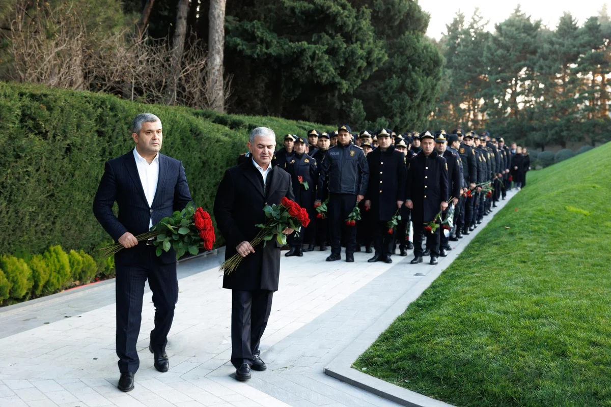 Vüsal Novruzov və Cəlal Qurbanov Heydər Əliyevin məzarını ziyarət etdilər FOTOLAR