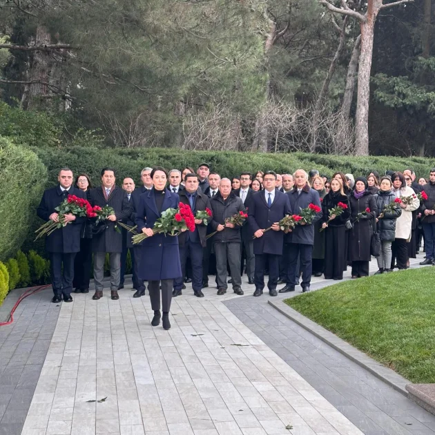 Ombudsman Aparatının əməkdaşları Ümummilli Liderin xatirəsini anıblar