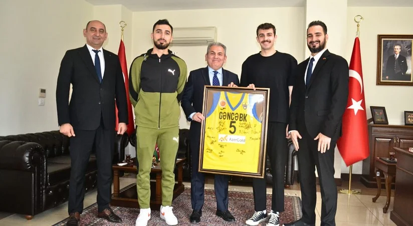 Gəncə basketbol klubunun üzvləri Türkiyənin baş konsulu ilə görüşüblər