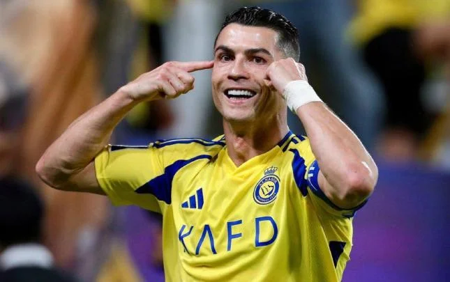 525ci qəzet Ronaldo yeni kluba keçir?