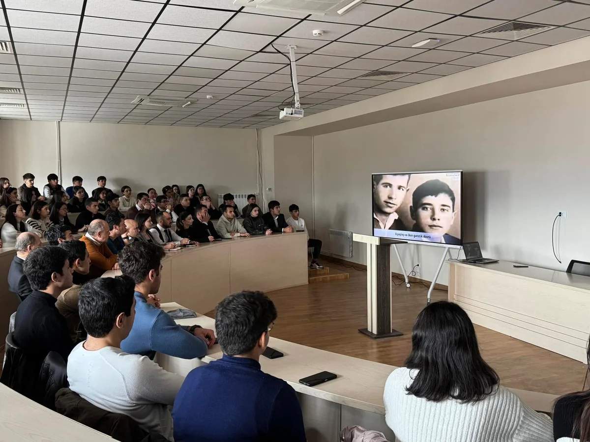 Qarabağ Universitetində ümummilli lider Heydər Əliyevin anım gününə həsr olunmuş tədbir keçirildi