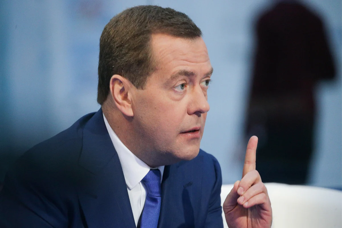 Medvedev Əsədin devrilməsi HAQDA: Öz günahıdır KONKRET