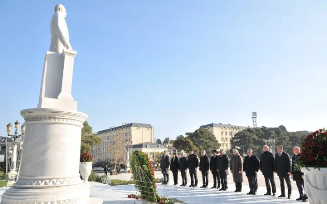 Abşeronda Heydər Əliyevin anım günü dərin ehtiramla qeyd olunub FOTOLAR