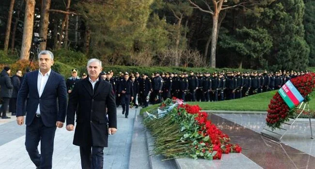 Baş Gömrük İdarəsinin sabiq rəisi Fəxri Xiyabanda Foto