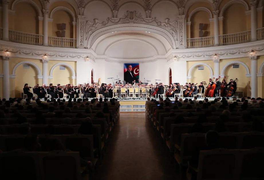 Filarmoniyada Ümummilli Liderin xatirəsinə həsr olunan anım gecəsi AZƏRTAC