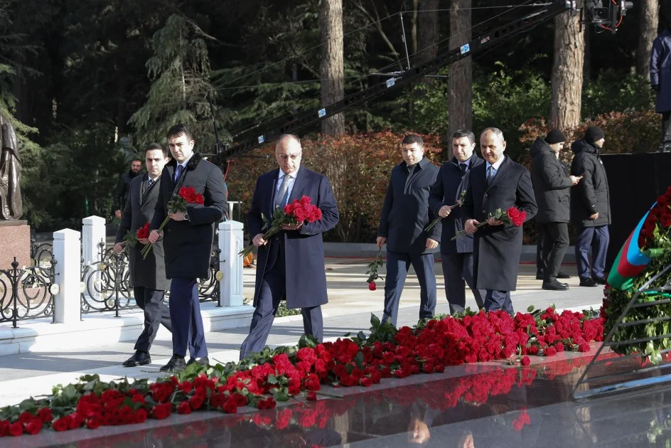 AQTAnın əməkdaşları Fəxri xiyabanda