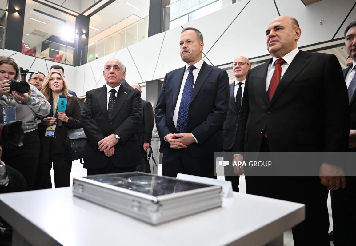 Azərbaycanlı tələbə MDB hökumət başçılarına Xəzərin dayazlaşması ilə bağlı layihə təqdim edib FOTO