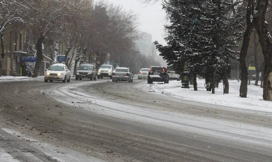 Hava gecə kəskin dəyişəcək, Bakıda qar yağacaq