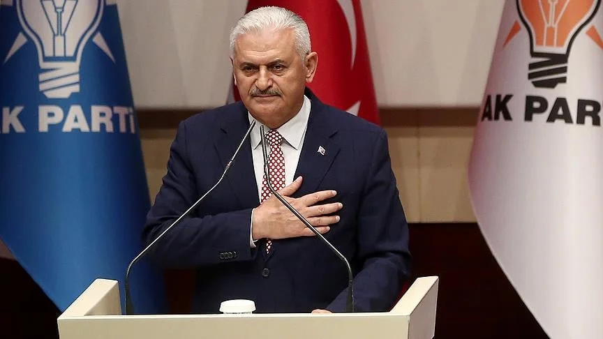 Binali Yıldırım Heydər Əliyevi andı