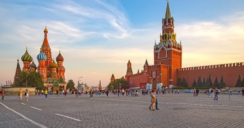 Moskvada bomba təhlükəsi: mindən çox insan təxliyə edildi