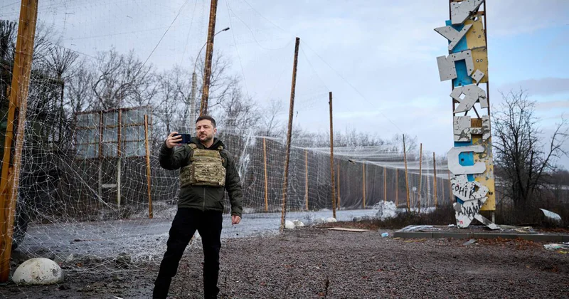 “Ruslar çox danışırdılar, Kupyanskda əsgərlərimizin yanındayam” Zelenski