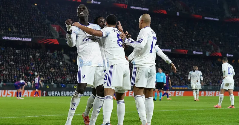 “Aston Villa” 1914 cü ildən bəri ən uzun qələbə seriyasına malikdir