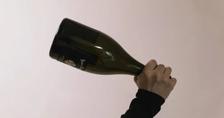 Ночной конфликт в Хырдалане: женщина оглушила сожителя бутылкой