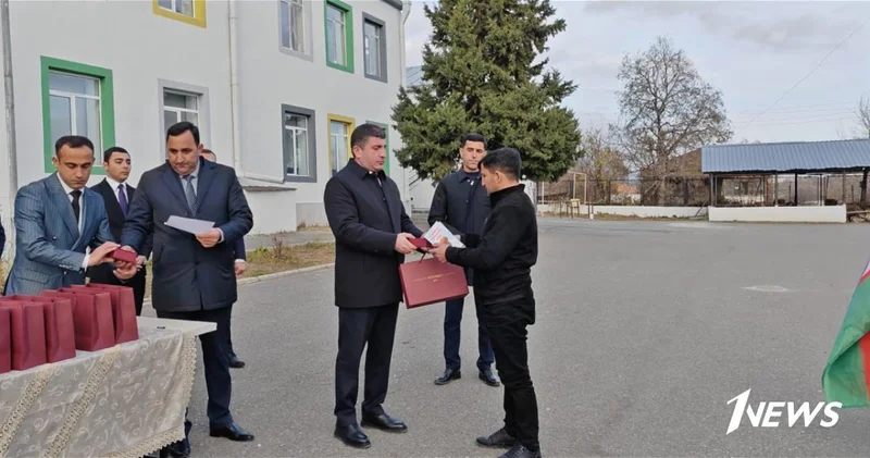 Еще 16 семьям, переселившимся в село Гасанриз Агдеринского района, вручены ключи от домов ФОТО