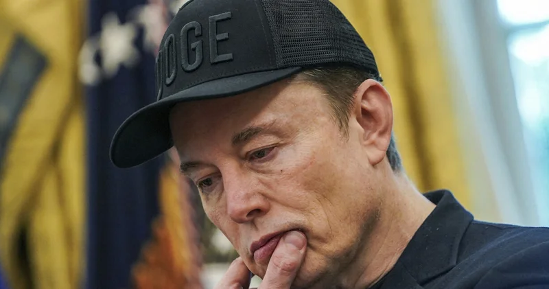 Daily Mail : İlon Mask Tanrının varlığını etiraf etdi