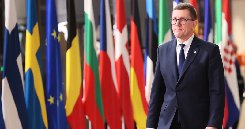 Estoniya baş naziri onlayn iclas zamanı qəfil yoxa çıxdı