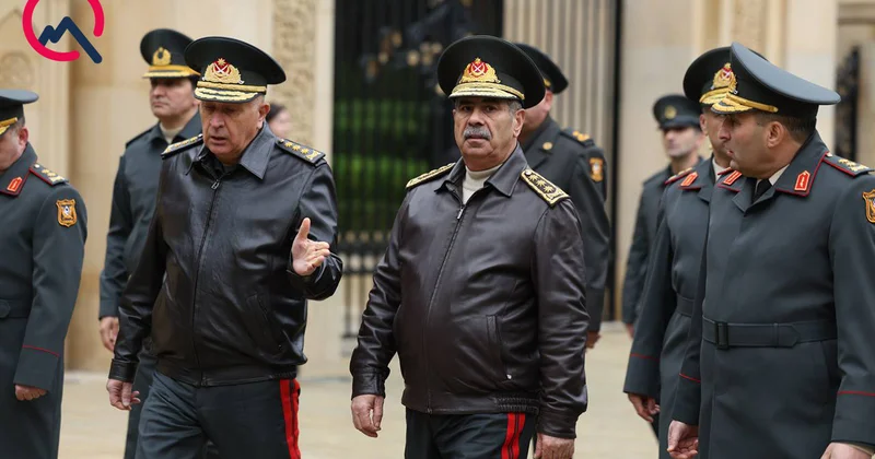 Rəsmilər Fəxri xiyabanda Fotolar