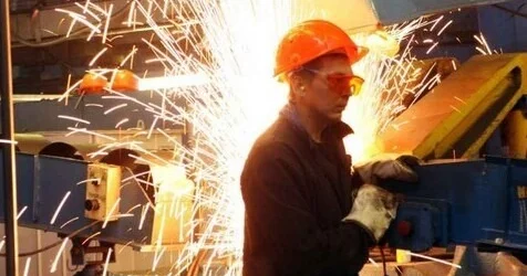 Тысяча манатов на бумаге