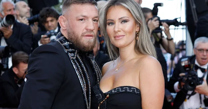 Звезда UFC Конор Макгрегор и Ди Девлин: 17 лет отношений увенчаются браком в Ватикане