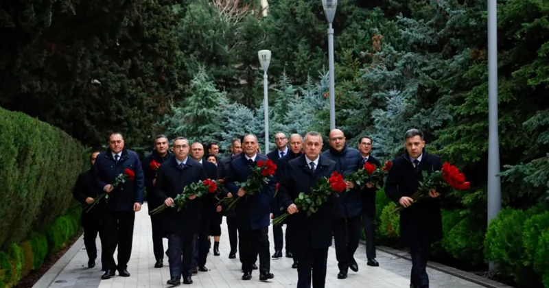 Руководство Минздрава почтило память общенационального лидера Гейдара Алиева