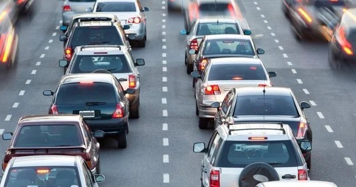 Sürücülərin DİQQƏTİNƏ: Bakının bəzi yollarında sıxlıq var