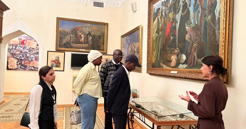 “İƏT Mədəniyyət Festivalı: Bakı Yaradıcı Həftə 2025” festivalının qonaqları Ədəbiyyat Muzeyinidə