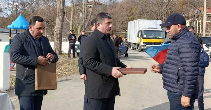 Прибывшей в агдеринское село Венгли очередной группе переселенцев вручены ключи от квартир ФОТО