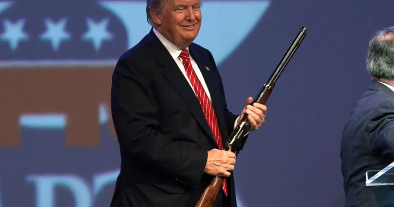 Трамп грозит новым ударом по Ирану