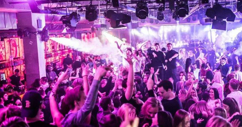 Diamond gecə klubunda 220 manatlıq oğurluq