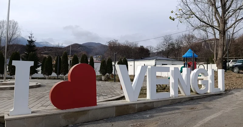 Ağdərənin Vəngli və Həsənriz kəndlərinə növbəti köç Daha 150 nəfər doğma yurduna qayıtdı FOTO