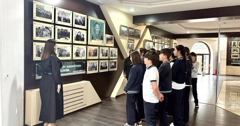 Məktəblərdə Ulu Öndər yad edilib FOTOLAR