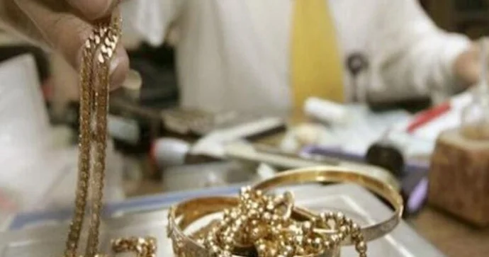 İmperial ın sahibinin 49 minlik qızılını apardılar Şamaxıda film kimi oğurluq