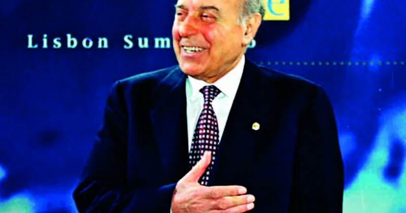 Heydər Əliyev: Liderin zəka və qətiyyəti