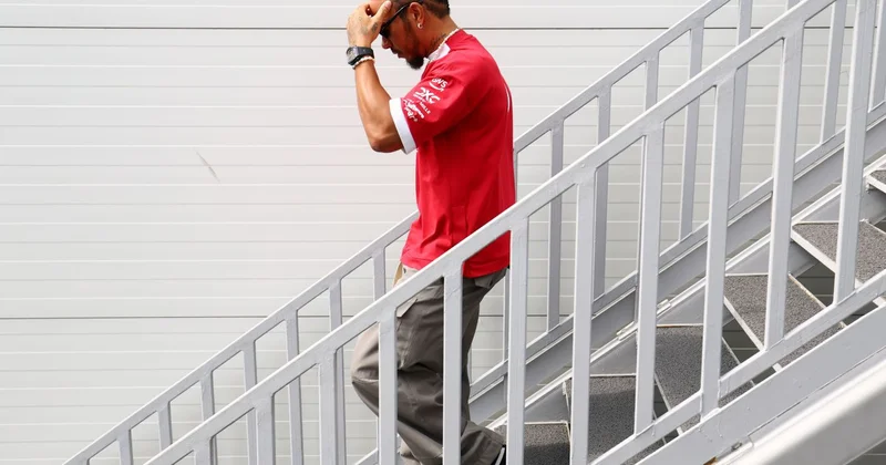 Rosberq: “Hemilton “Ferrari”dən getməməlidir”