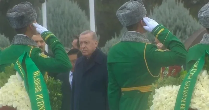 Aşqabadda Neytrallıq Abidəsi ziyarət olunub