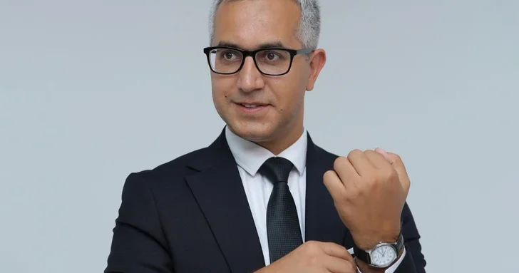 Скрытые устройства на экзаменах: против Кямрана Асадова возбуждено дело