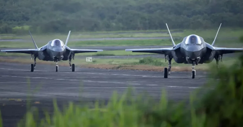 Американские военные самолеты у берегов Венесуэлы