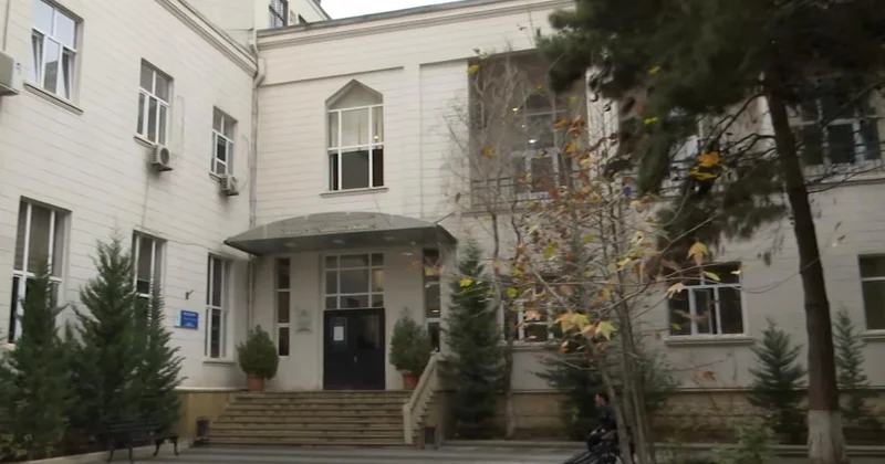 Kollecdə qalmaqal: Direktorla mübahisədən sonra işçi özünə xəsarət yetirdi İDDİA