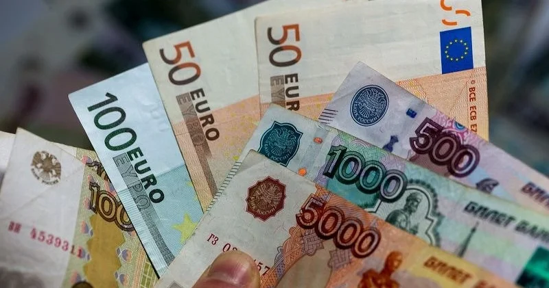 Avro bahalaşdı, rubl ucuzlaşdı YENİ MƏZƏNNƏ