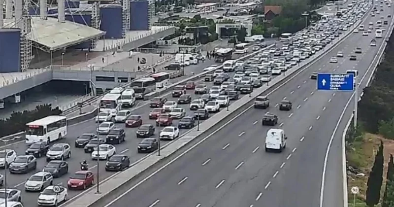 Sürücülərin NƏZƏRİNƏ: Paytaxtın bir sıra yollarında tıxac var SİYAHI