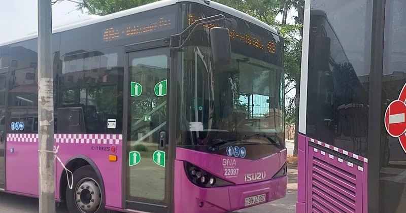 Bakıda marşrut avtobusunda dava, sürücü döyüldü