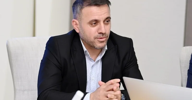 Ayxan Abbasov: “Bir zəif oyuna görə Nəriman Axundzadəni silmək tamamilə yanlış fikirdir”