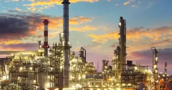 Rusiyanın 5 ən güclü neft zavodlarından biri ikinci gecədir ki, vurulur, yanır... VİDEO