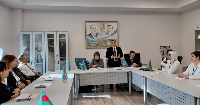 Heydər Əliyevin anım günü münasibətilə Nizami Muzeyində dəyirmi masa keçirilib