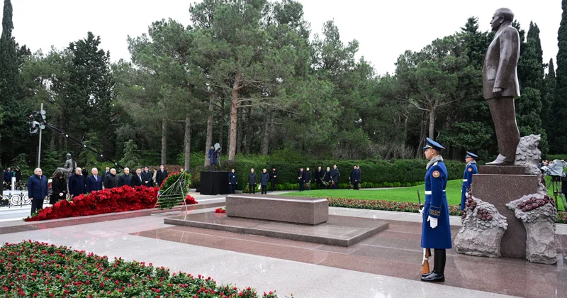 Konstitusiya Məhkəməsində Ulu Öndərin xatirəsi yad edilib